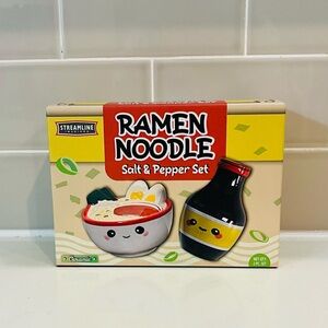 Ramen Noodle Salt & Pepper Set - White and Black